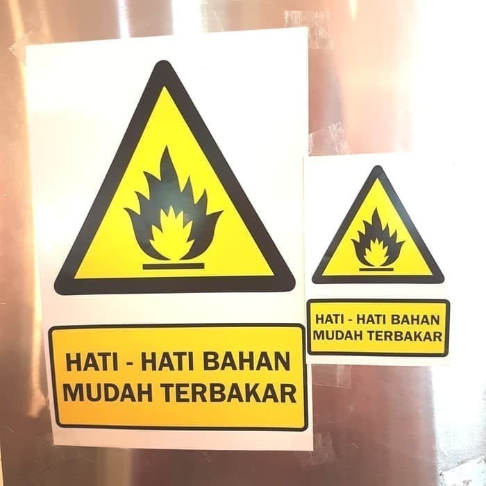 

stiker sign hati-hati bahan mudah terbakar rambu peringatan k3 rambu sticker vinyl cutting ukuran 10x15