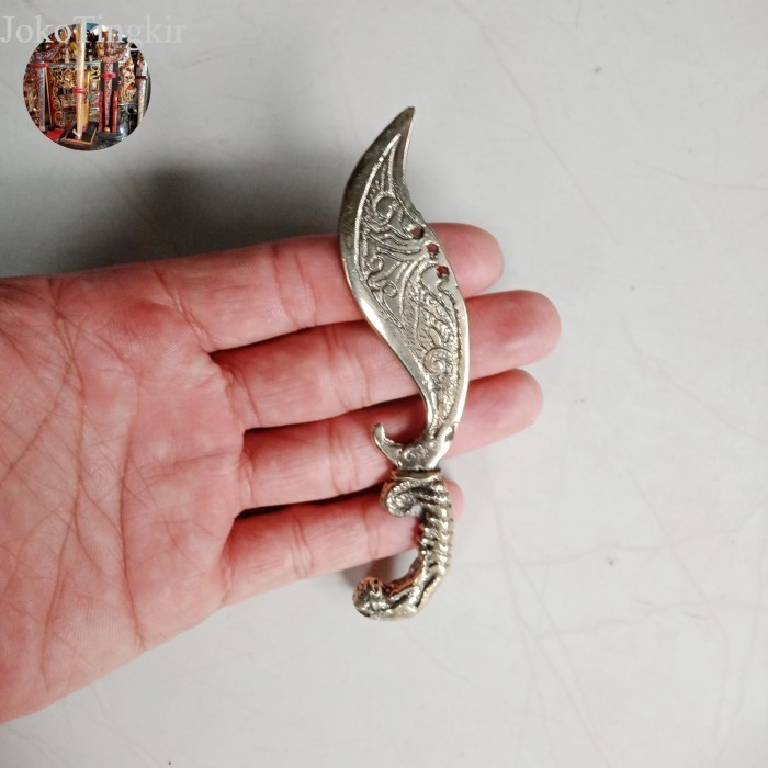 

Kujang Siliwangi Kuningan Kecil antik