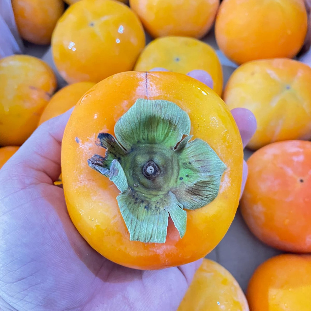 

Buah Kesemek Import 1 Kg