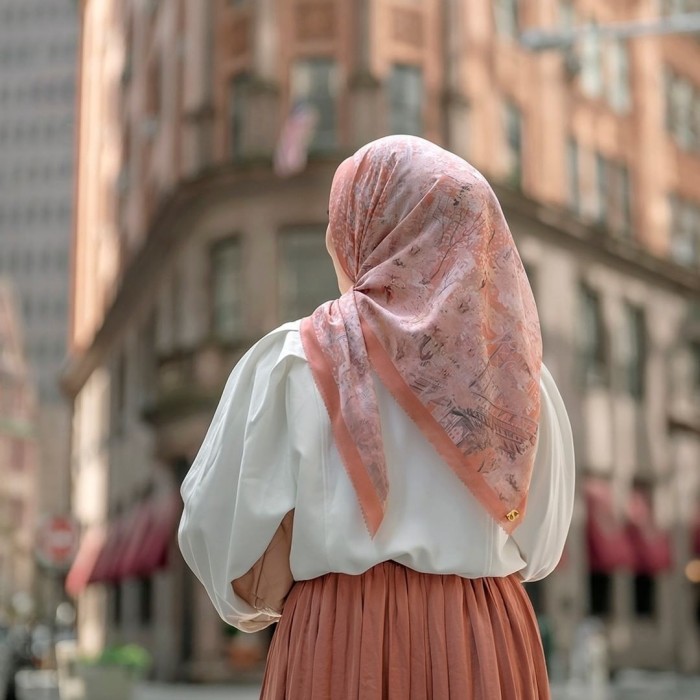 Buttonscarves New York Courage Voal Square Nomad - mini 90x90 cm