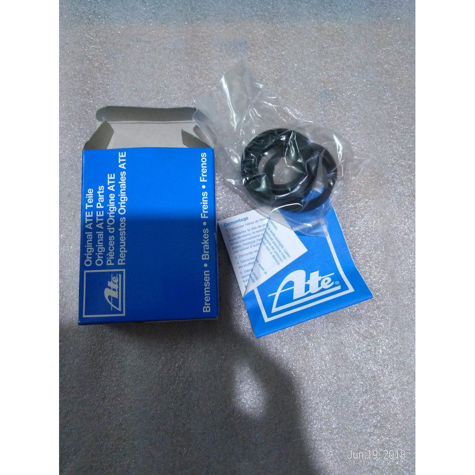 Seal califer rem belakang Mercedes Benz W124 W202 PART BARU