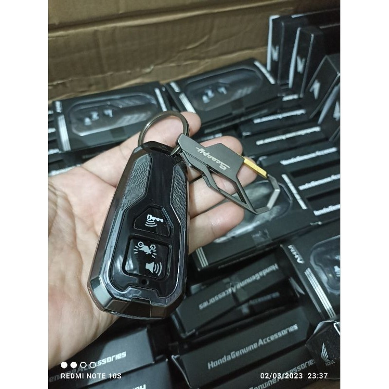 Paket Cover Remot Dan Gantungan Kunci Scoopy Prestige Stylish 2023 & 2024 Original  AHM (Premium)