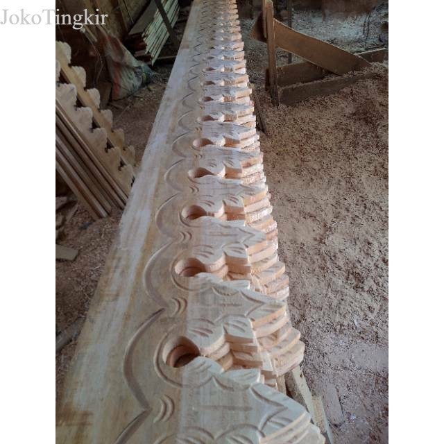 

Lisplang kayu ukir motif rintek murah