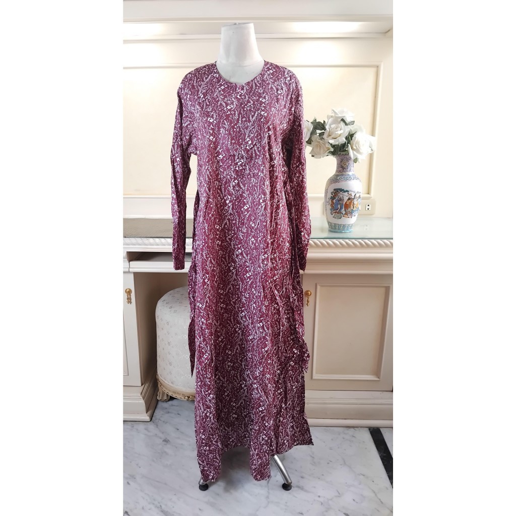GAMIS KATUN JEPANG MOTIF BUNGA KECIL RANTING DAUN PUTIH (MAROON)