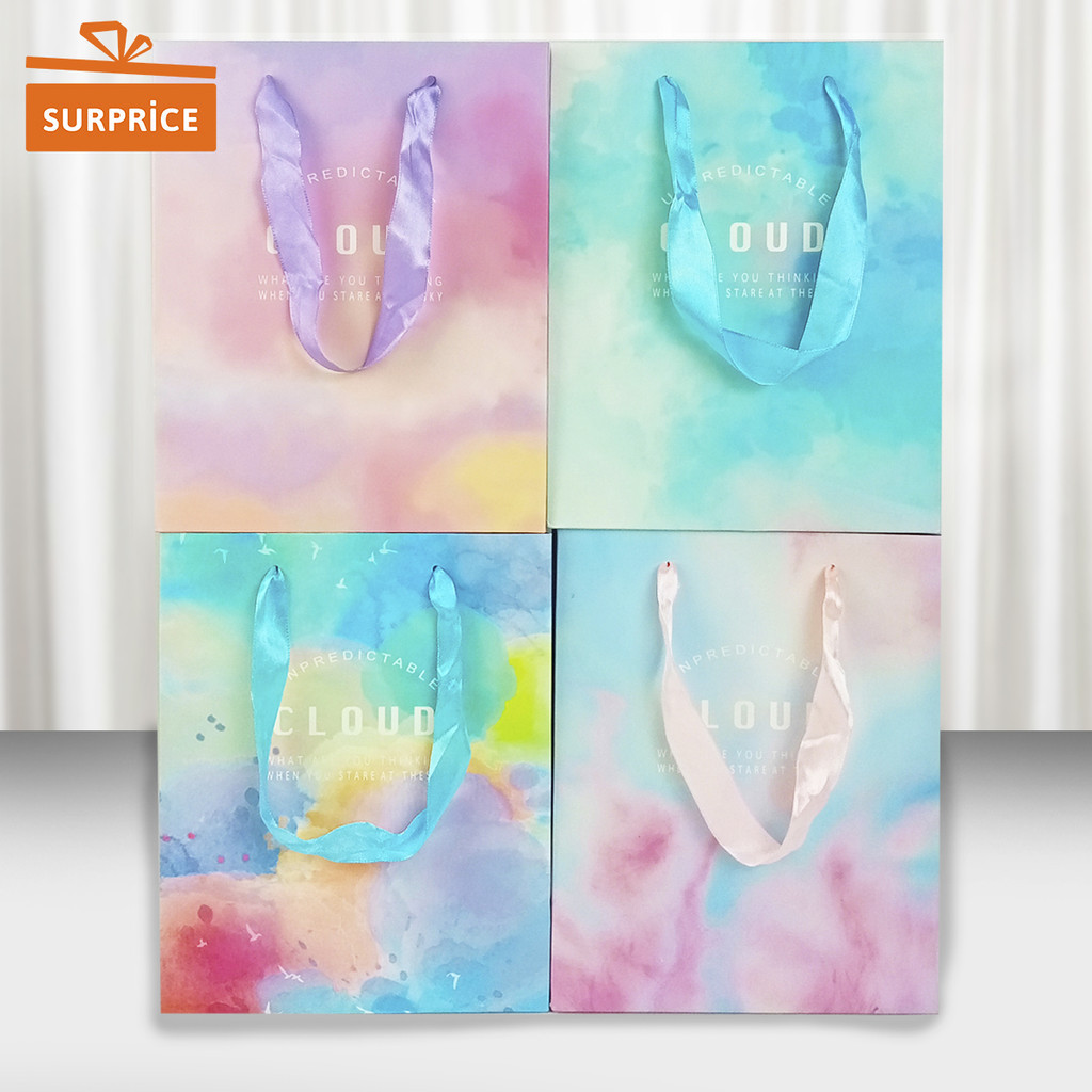 

Surprice Paperbag Ukuran 18x23x10 cm Motif Gradasi / Tas Kado / Paperbag