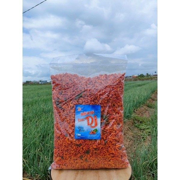 

Promo Menjelang Hari Raya✅ Makaroni Pedas Daun Jeruk Berat 4kg/bal TERMURAH / Terlaris / Terbaru / Harga Grosir