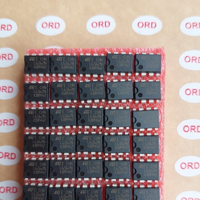 L6562 IC / Transistor