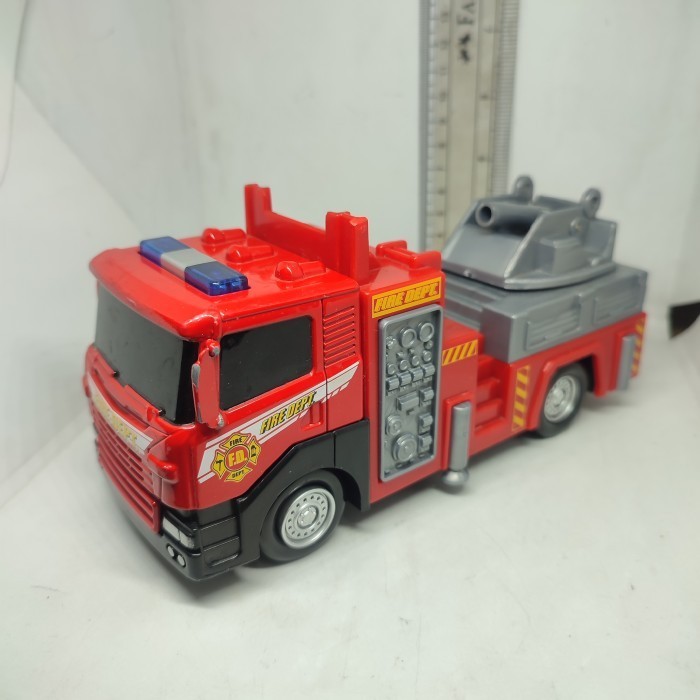 Mainan Diecast Mobil Besi Firedept Fire Fighter Truck Car Ori MotorMax