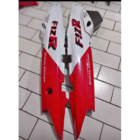 COVER BODY BELAKANG YAMAHA FIZ R FIZR BODI BELAKANG FIZR MARLBORO MERAH PUTIH