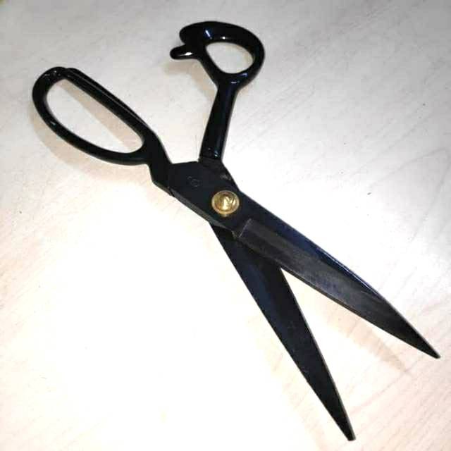 

gunting kain nomor 9 /' gunting potong no 9 /' alat jahit /' /'alat alat konfeksi >>>>