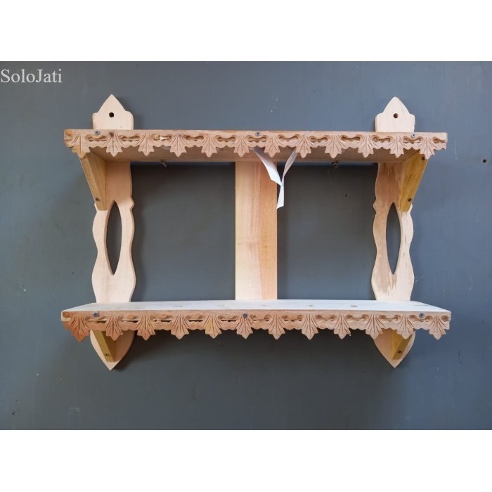 

mendarat mulus ke tuannya jagrak keris isi 5 kamarogan tempel dinding murah