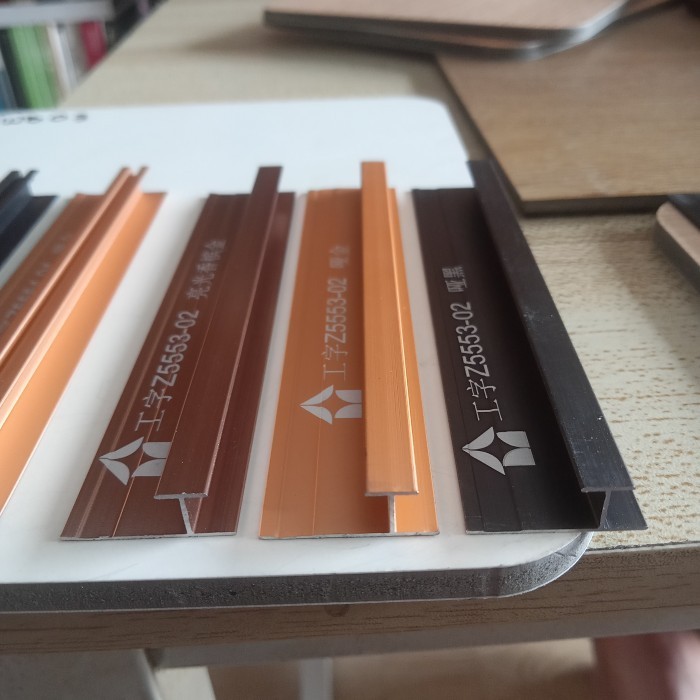 LIST ALUMUNIUM WALLBOARD PVC MARMER 3M - T Bar