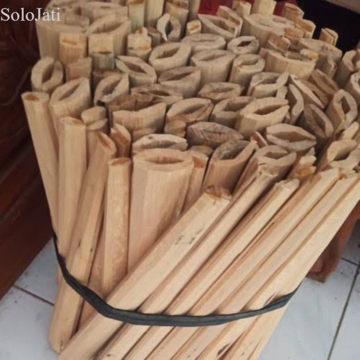 

fandsr keris kayu melinjo ukuran standar Antik