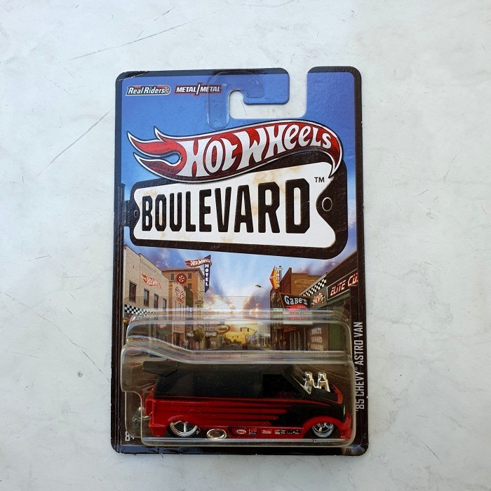 hotwheels 85 chevy astro van boulevard MM27