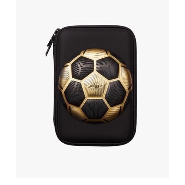 

Andma Tempat Pensil Hardcase Size 15x22x5cm / Alat Tulis / Stationery Set - Soccer Gold