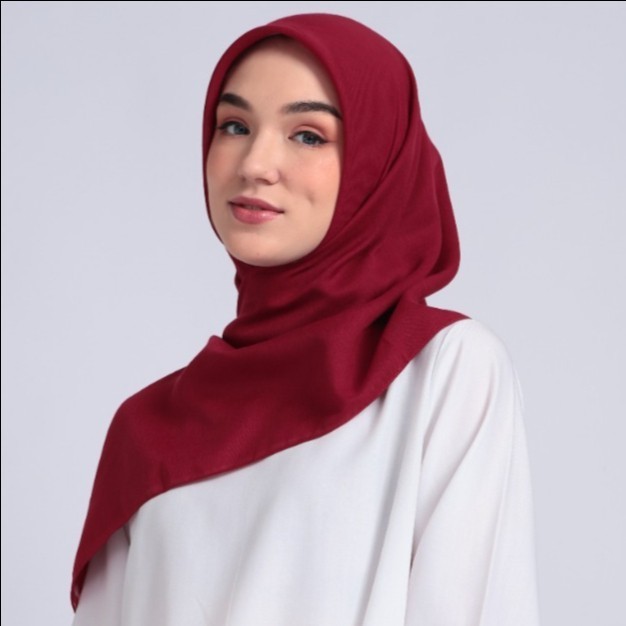 Zoya Kamaniya Scarf - Kerudung Hijab Segi Empat - Dusty Pink