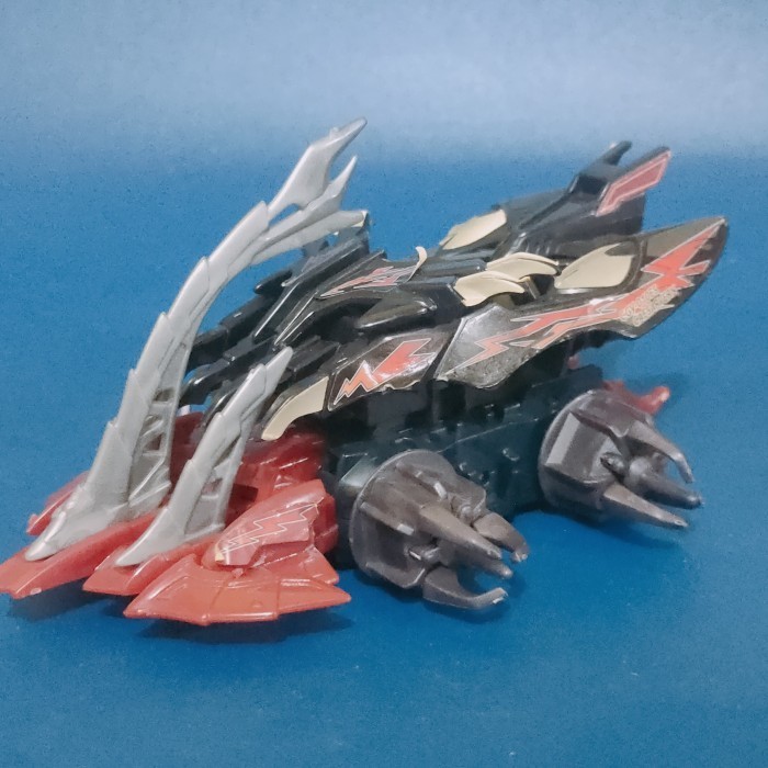 CrushGear Caesarvern Bandai (minus)