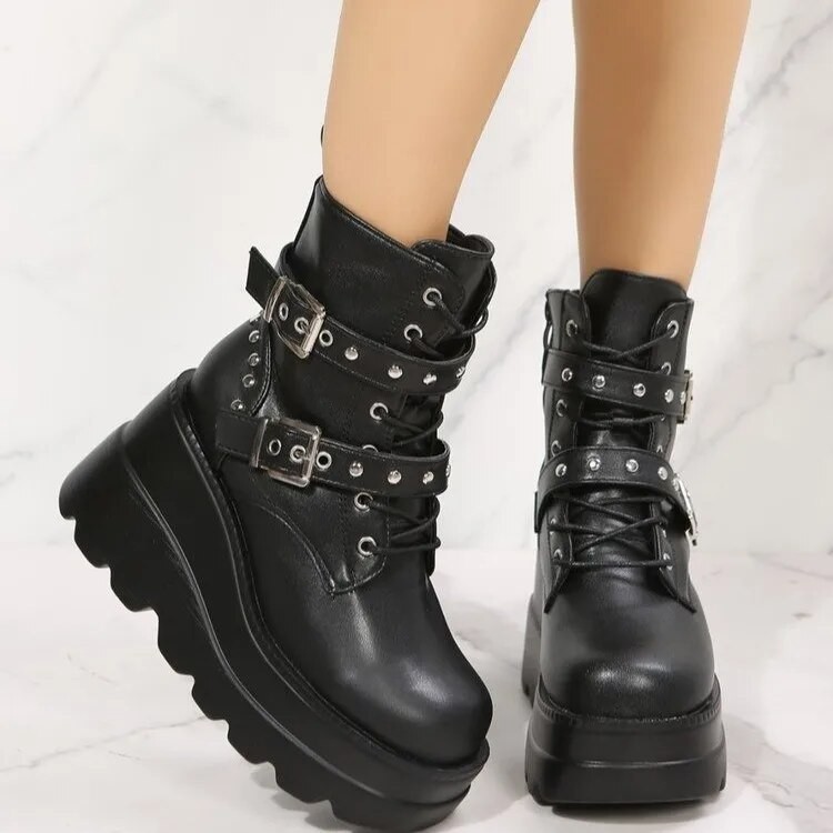 Fashion Thick Sole Short Boots Belt Buckle Rock Punk Dark Fashion Boots Black Short Barrel Martin Bo