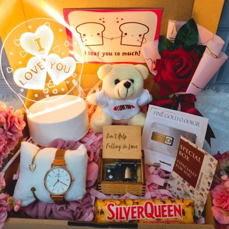 

Hampers Cewek / Kotak Musik / Kado Pacar / Hadiah Cewek