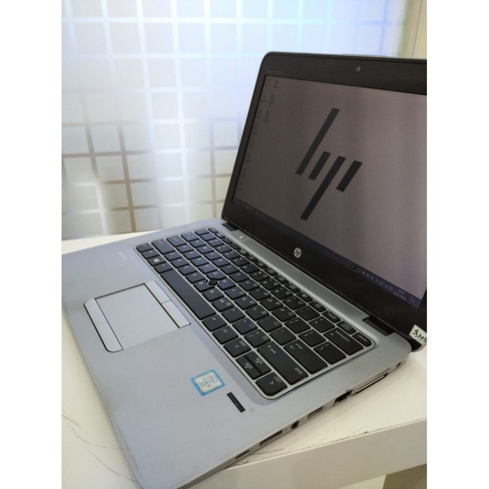 Laptop HP 820 G4 ram 8GB  core i5 gen7 ssd 256 black slim