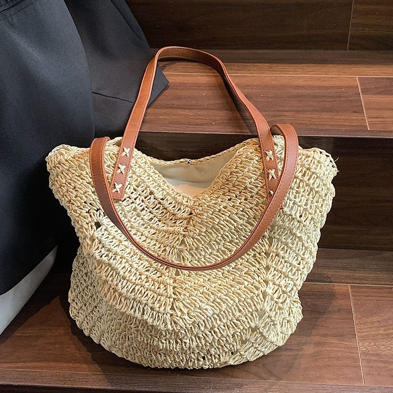 Woven straw bag with large capacity, new summer rattan woven French single shoulder beach tote