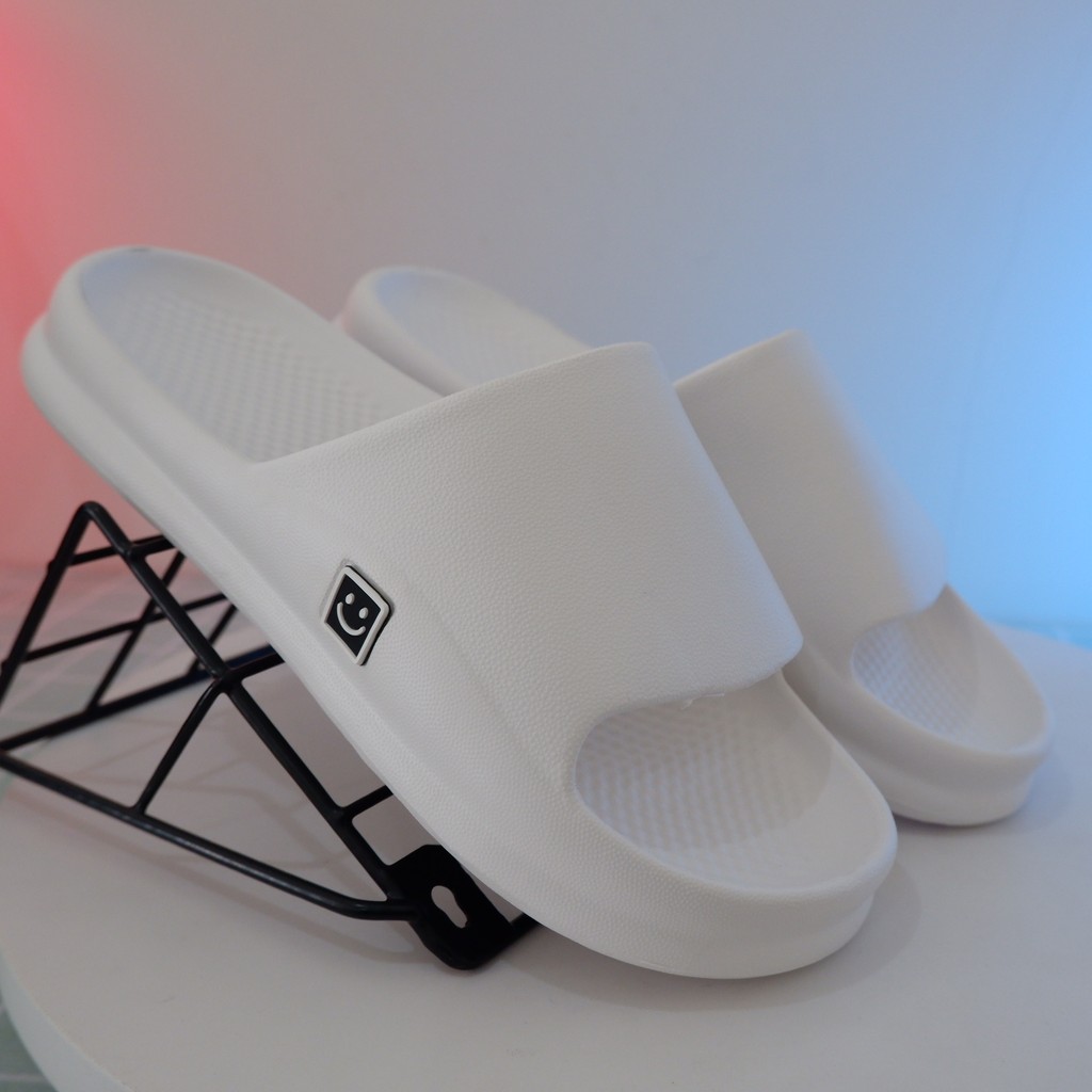 Sandal Slop Pria Dewasa Smile EVA putih dan hitam POLOS / Sandal rumah laki laki / Sendal slop pria 