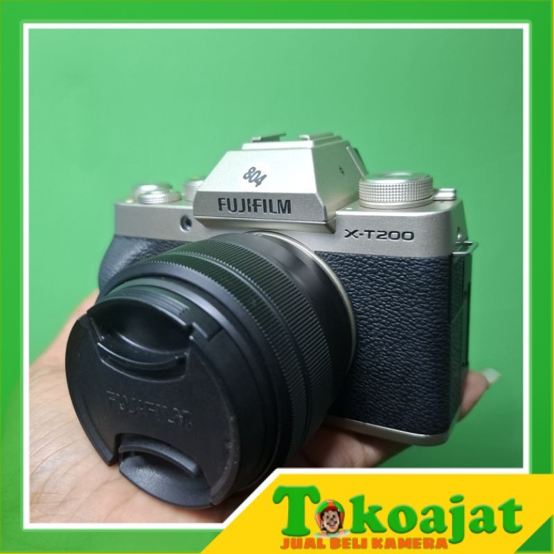 MIRRORLESS FUJIFILM XT200 XT-200 FUJIFILM XT 200 DAN LENSA KIT 15-45MM LIKE NEW