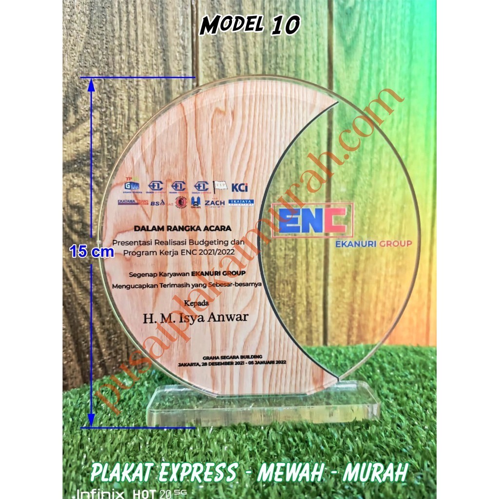 

Plakat Akrilik dengan Pilihan Design yang Menarik, Mewakili Identitas dan Value Anda, Cocok untuk Segala Jenis Acara dan Moment Penting