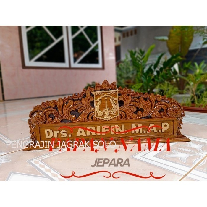 

PAPAN NAMA UKIR + PAPAN NAMA MEJA + +CUSTOM LOGGO & UKIRAN SDKR harga pengrajin PS412