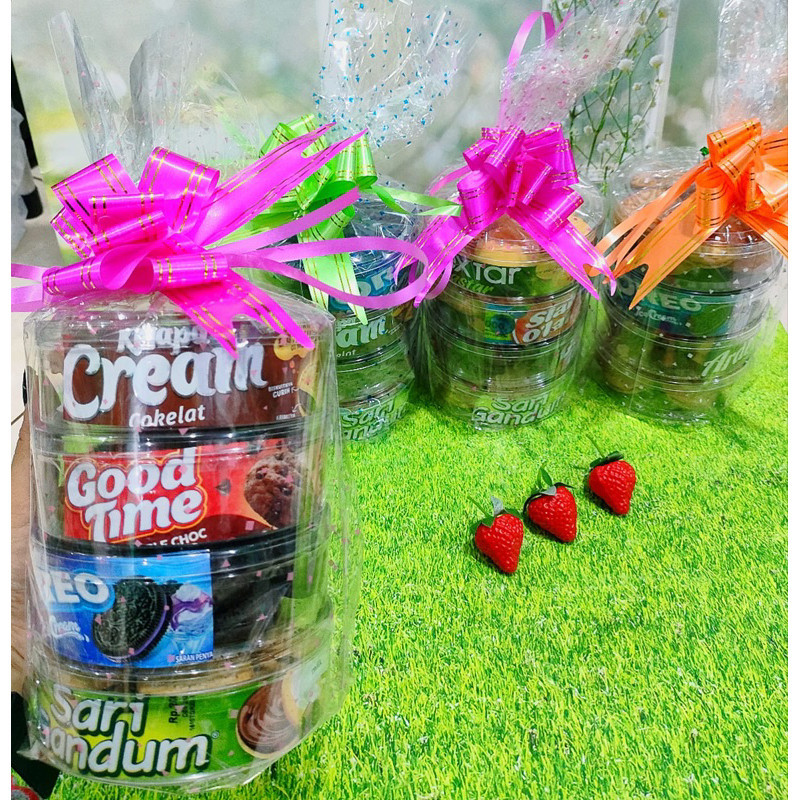 

DISKON ️ ASHIKA ️ PARCEL PARSEL KUKER KUE KERING LEBARAN ISI 4 TOPLES NEXTAR OREO SARI GANDUM GOODTIME O’SLAI