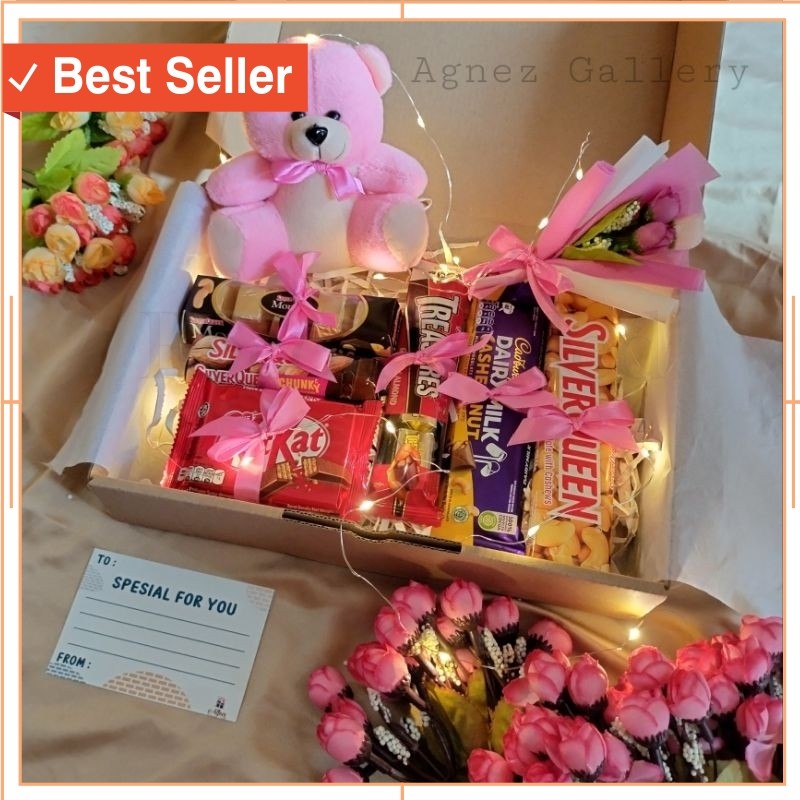 

Souvenir Wisuda Semprotulation Anniversary Pernikahan Lucu Unik KReatif / Hampers Coklat Premium / Kado Ulang Tahun / Hampers Snack Cowok Cewek / Gift Box / Kado Ultah Pacar / Hadiah Wisuda Anniversary