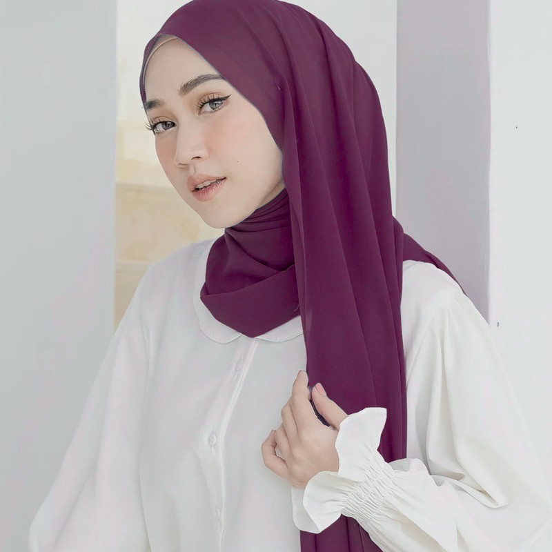 Pashmina Ceruty Babydoll Premium  Bahan Super Lembut  Flowy  Adem BURGUNDY Pashmina Ceruty Babydoll 