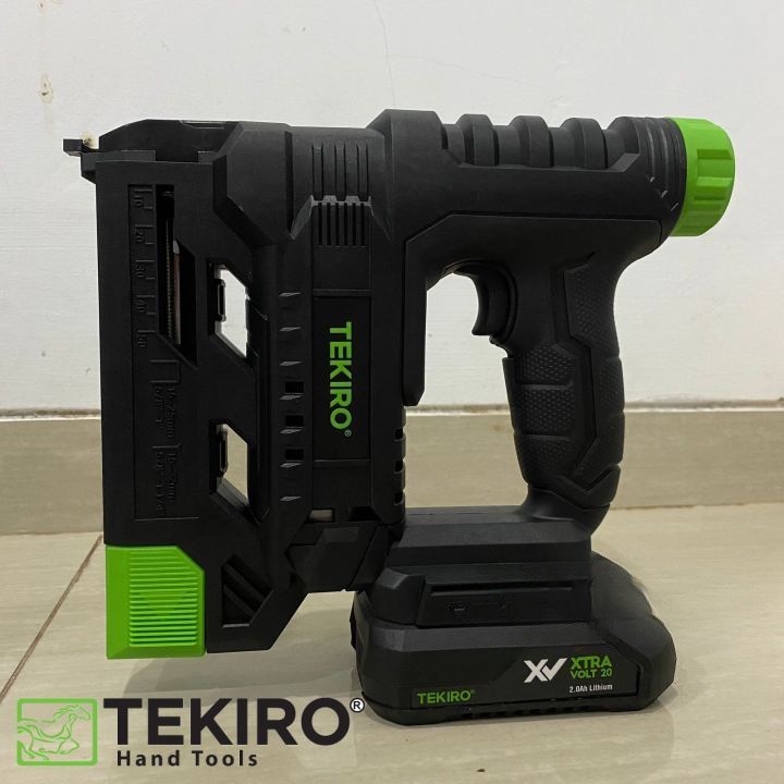 

Cordless Stapler Baterai TEKIRO Nailer Gun XV 20V Pemaku Tanpa Kabel Staples Tembak Elektrik
