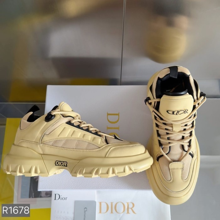 SEPATU SNEAKERS PRIA BRANDED IMPORT/ SEPATU PRIA BRANDED HIGH QUALITY IMPORT SNEAKERS READY 39 SD 45