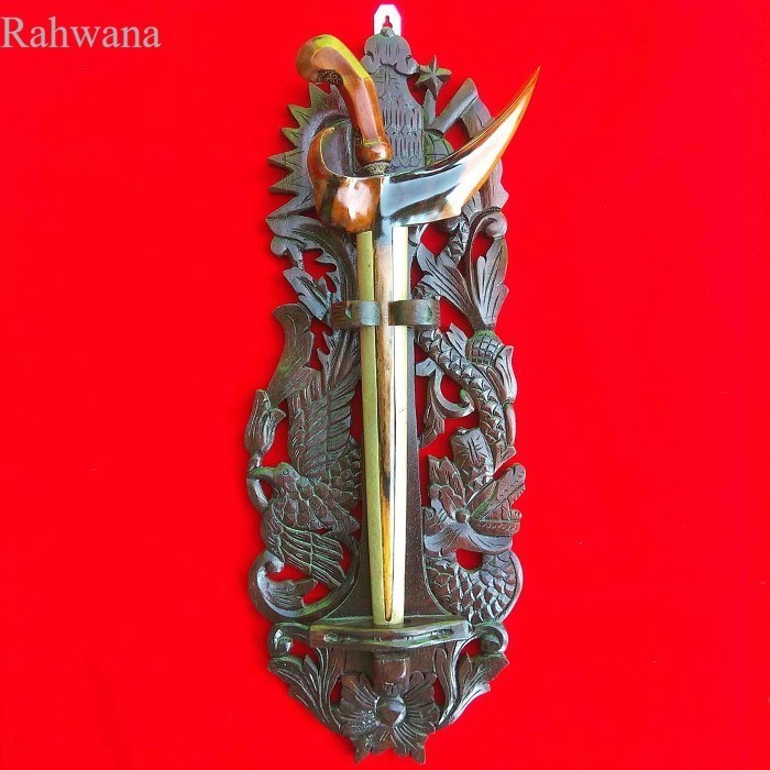 

Blawong Tempat Keris Isi 1 Tempel Dinding Kayu Jati Ukir antik