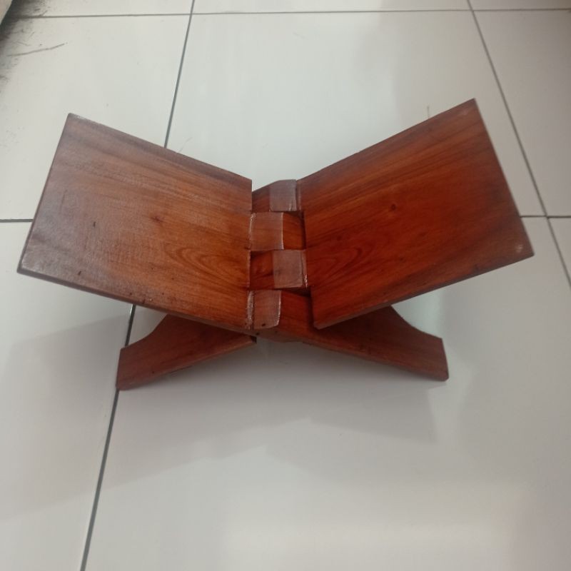 Rekal Al-Quran / Meja Al-Quran / Tatakan meja Al-Quran