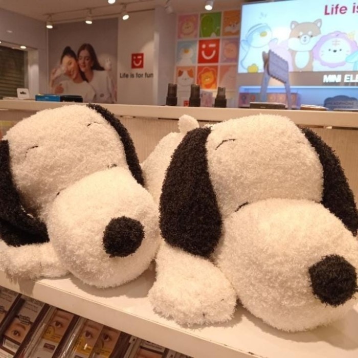 promsi toko Boneka Anjing Berbaring Lucu - MINISO 19in. Lying Snoopy Plush Toy - Berbaring