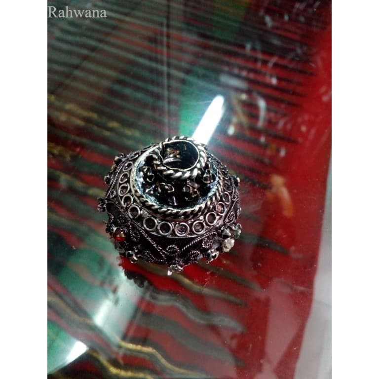 

Mendak Selut Keris Gaya Solo Model Biasa BP00016 antik