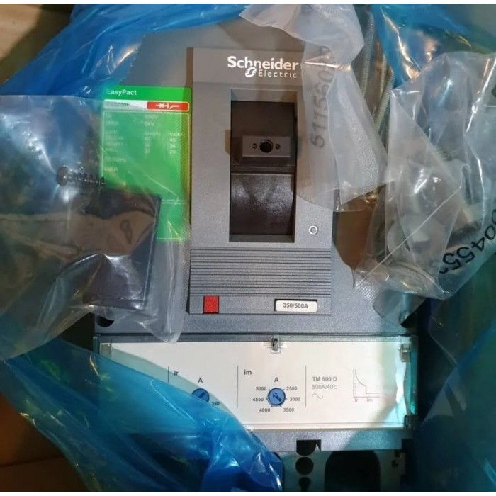 MCCB SCHNEIDER CVS630F 3P 500A TM500D 36KA SCHNEIDER LV563305 ORIGINAL