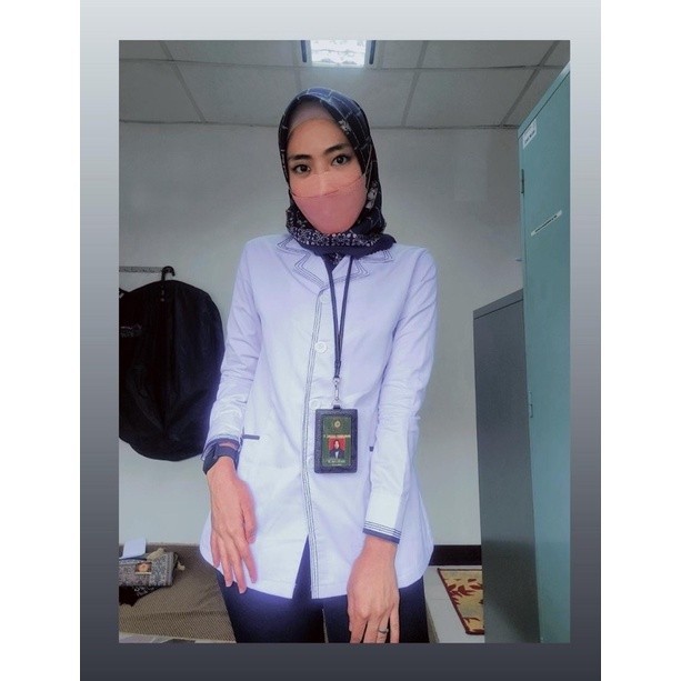 pakaian dinas kemeja putih wanita lengan panjang Mahkamah Agung