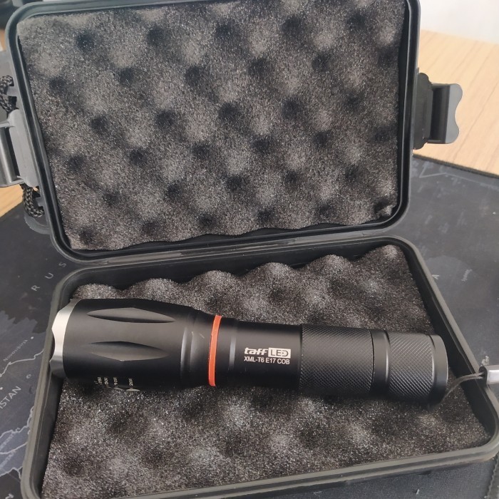 Paket Tactical Flashlight Cree XM-L2 8000 Lumens