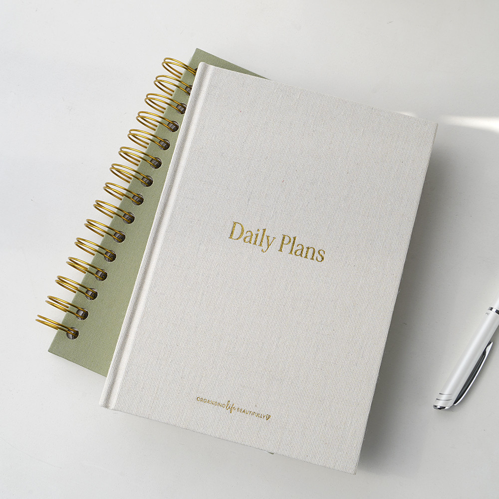 

Grosir Kustom Cetak Logo Linen Hardcover Bisnis Notebook Kantor Harian 2024 Perencana Jurnal