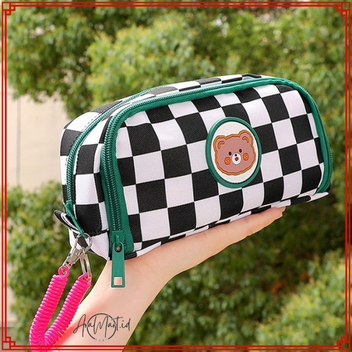 

Kotak Pensil / Tempat Pensil motif Kartun Beruang Sleting Korea Aesthetic Lucu Import / Pencil case/Premium/Plaid / Imut/kotak pensil