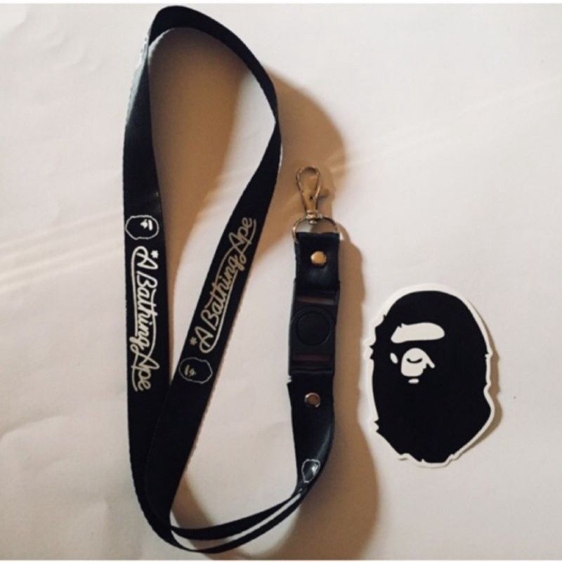 

lanyard bape / gantungan kunci A BATHING APE distro tali lanyard gantungan leher / tali name tag kartu nama id card