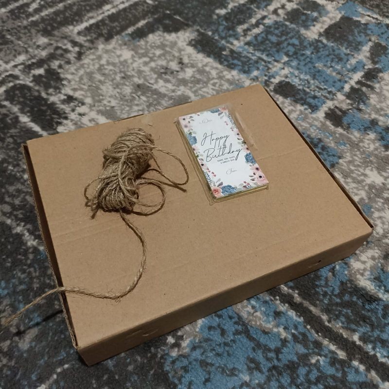 

CMM | Hampers box tambahan untuk kado