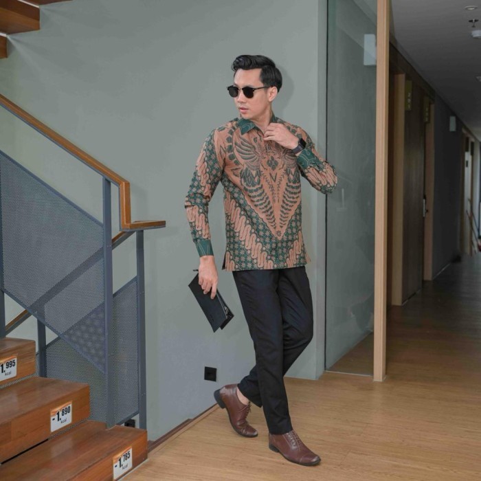 Baju Batik Pria Lengan Panjang Slim fit Modern Dobi Semi Sutra Hijau - Hijau Lumut, XXL