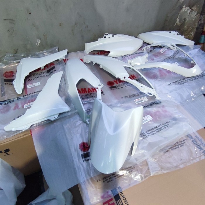 FULL SET BODY HALUS NMAX N MAX OLD 2016-2019 PUTIH ORIGINAL YAMAHA