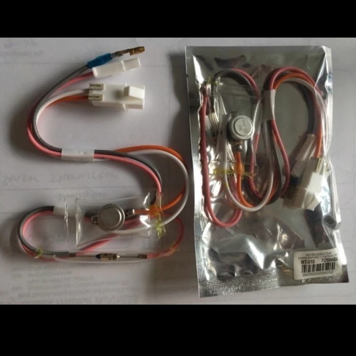 defrost kulkas thosiba (WT-010) original