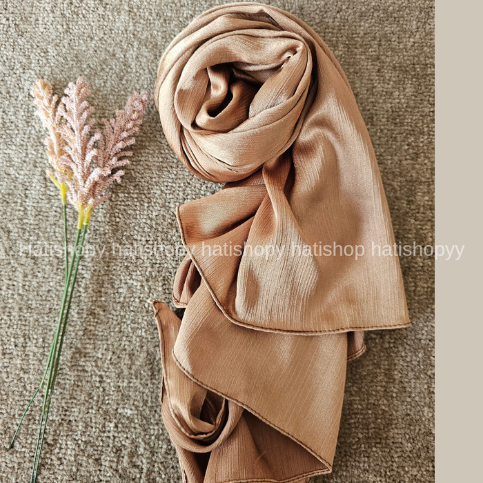 [[PREMIUM]]DISKON Pashmina Silk Premium Shawl Hitam Silky Malaysia Malay Cardenza Shawl - Latte