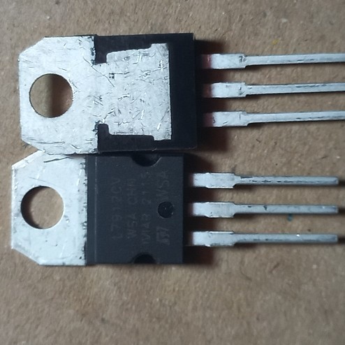 IC Regulator LM7812 LM7912 78L12 79L12 L7812 L7912 7812 7912 TR 1set 1 set  - LM7812 Fajar elektro 2